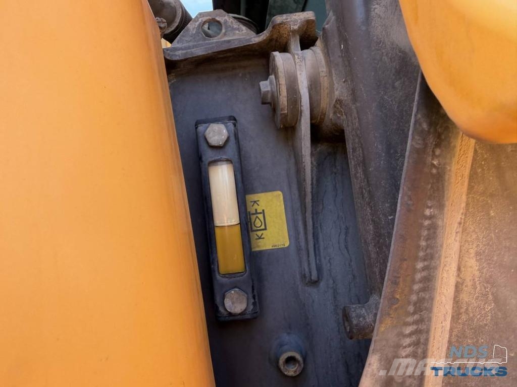 Volvo L180H لوادر بعجل