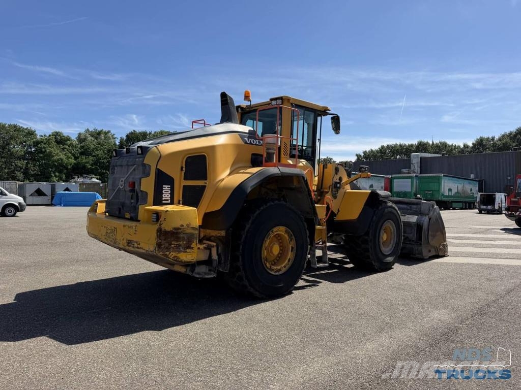 Volvo L180H لوادر بعجل