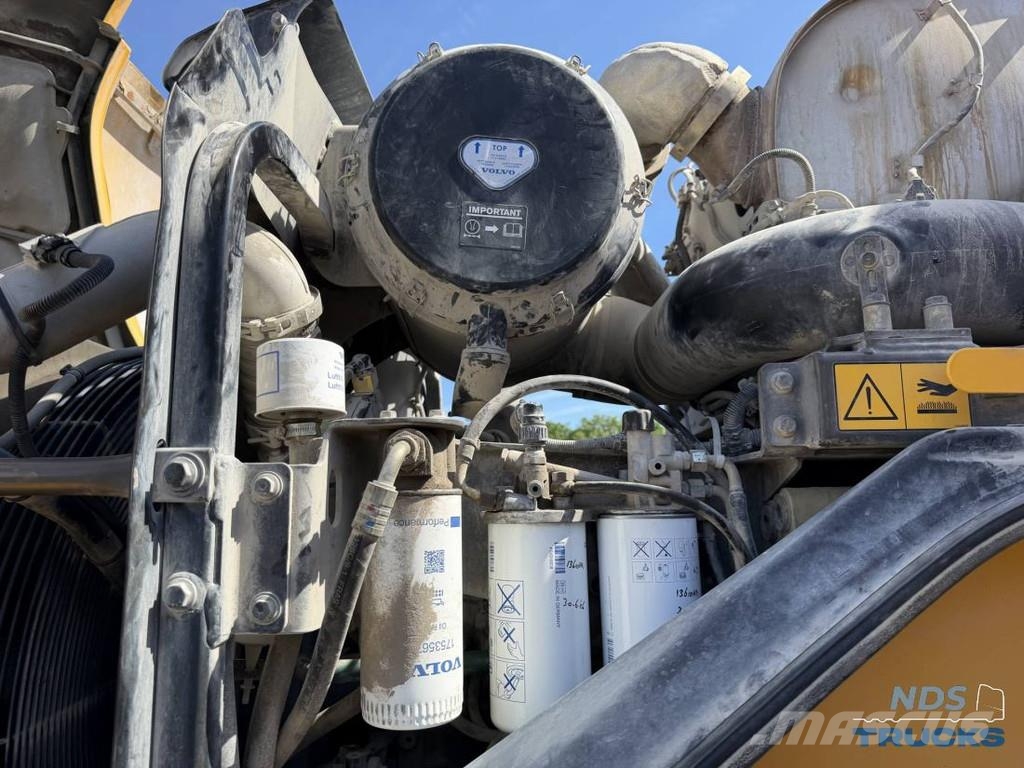 Volvo L180H لوادر بعجل