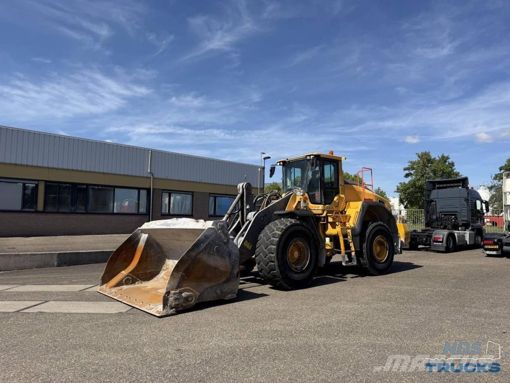 Volvo L180H لوادر بعجل