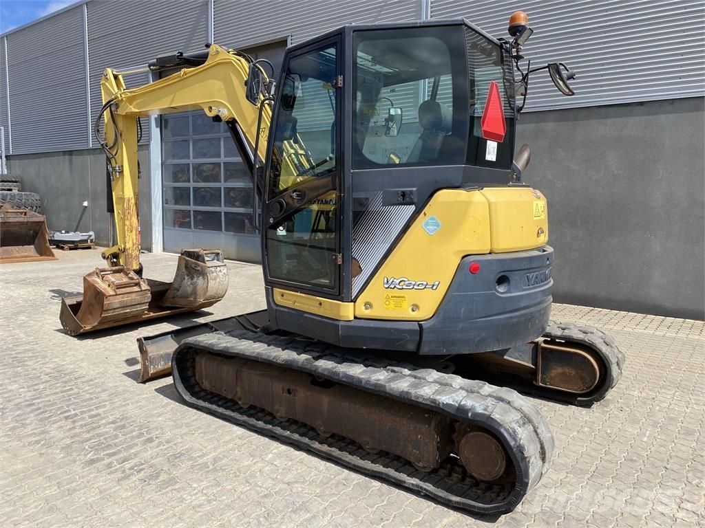 Yanmar VIO 80-1A حفارات بعجل