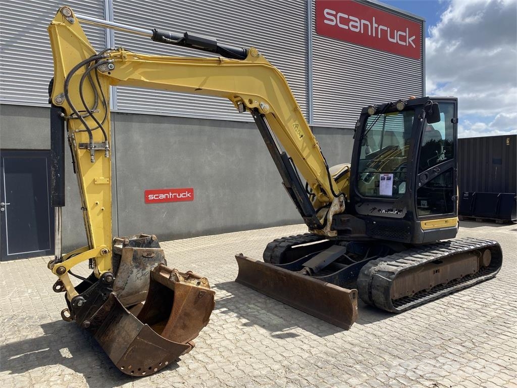 Yanmar VIO 80-1A حفارات بعجل