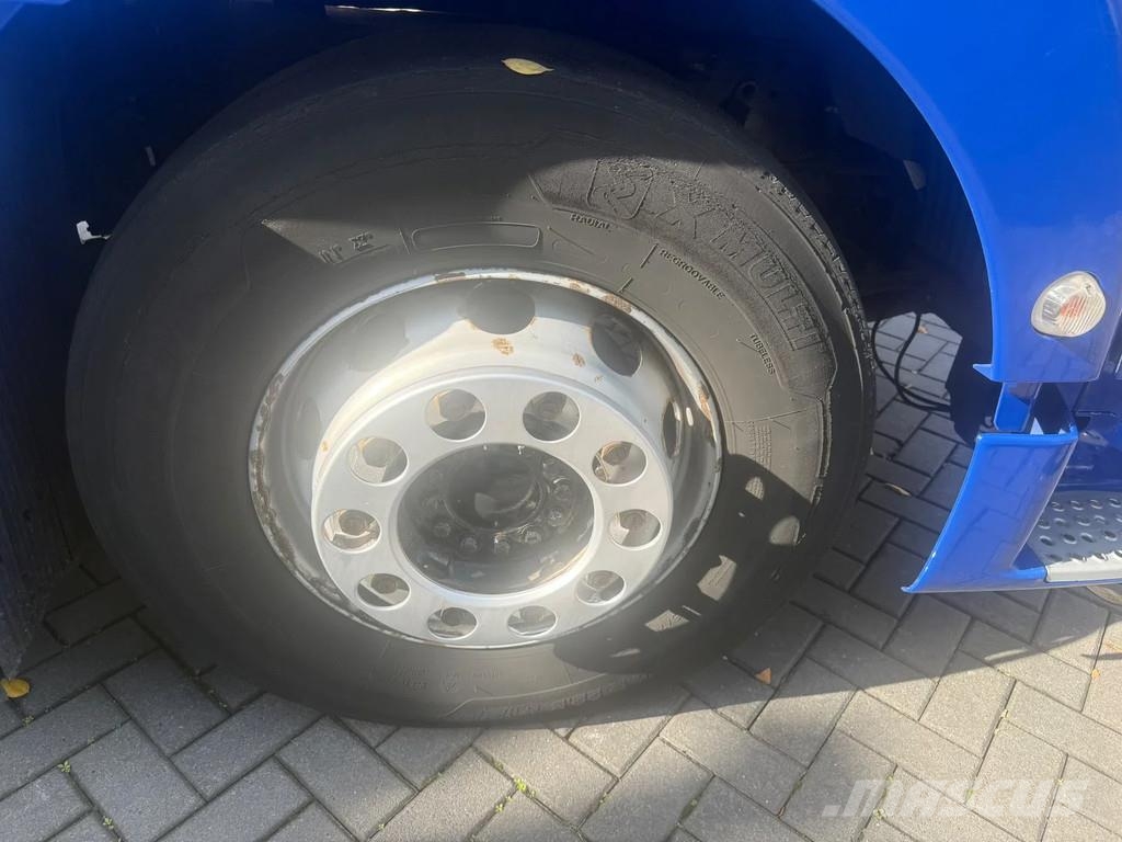 MAN TGX | Lifting axle | Steering axles | Retarder | E Tractor Units