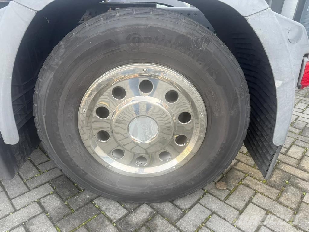 MAN TGX | Lifting axle | Steering axles | Retarder | E Tractor Units