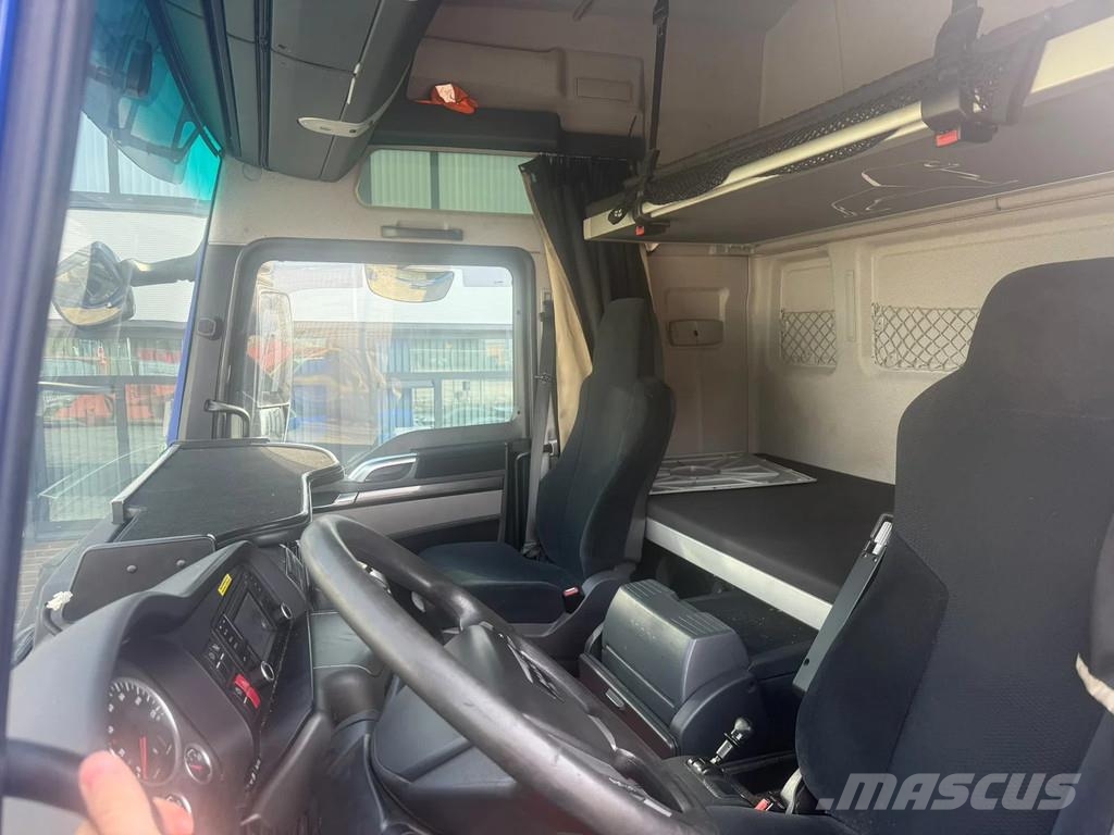 MAN TGX | Lifting axle | Steering axles | Retarder | E Tractor Units