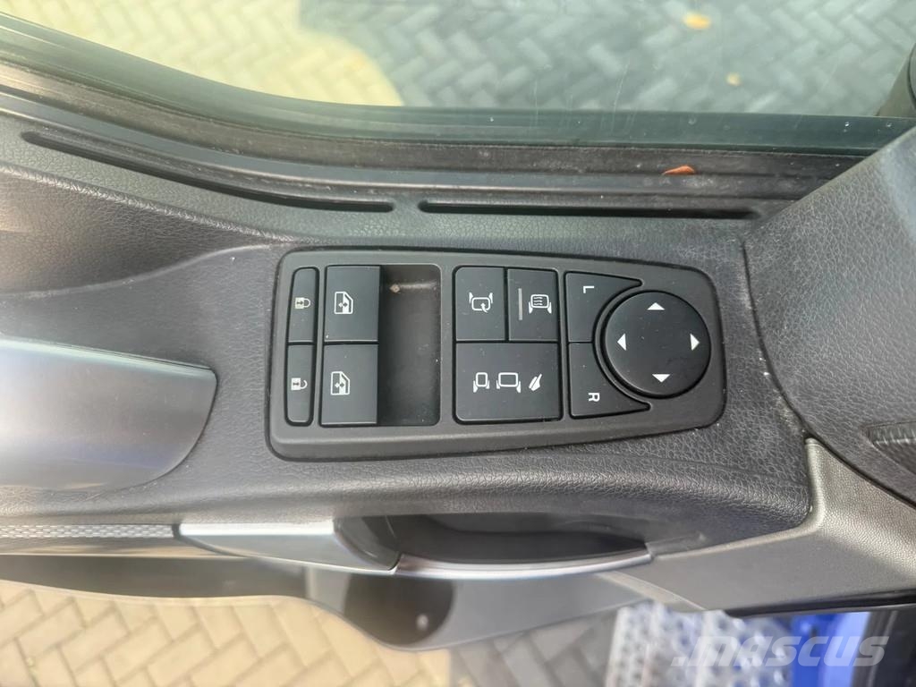 MAN TGX | Lifting axle | Steering axles | Retarder | E Tractor Units