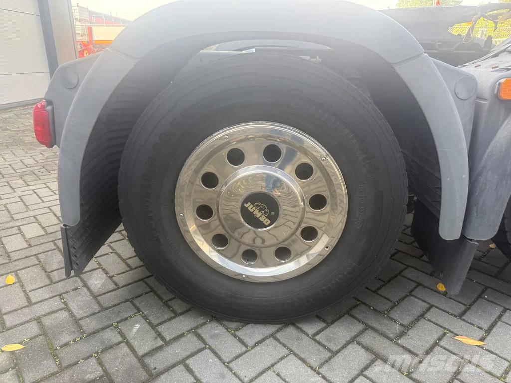 MAN TGX | Lifting axle | Steering axles | Retarder | E Tractor Units