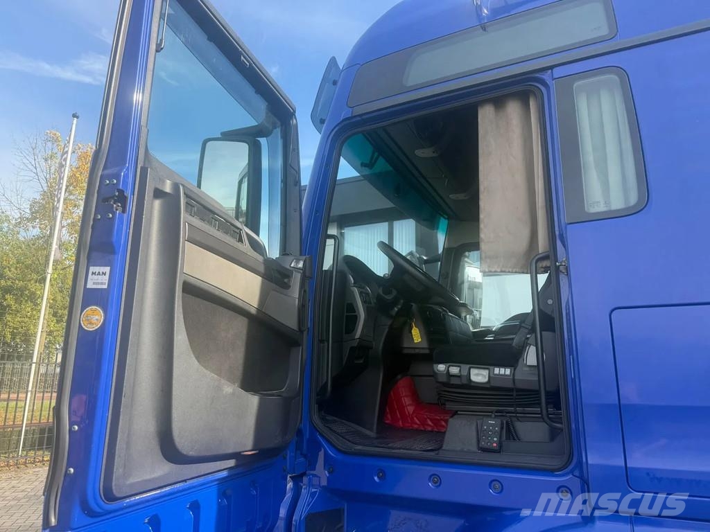 MAN TGX | Lifting axle | Steering axles | Retarder | E Tractor Units