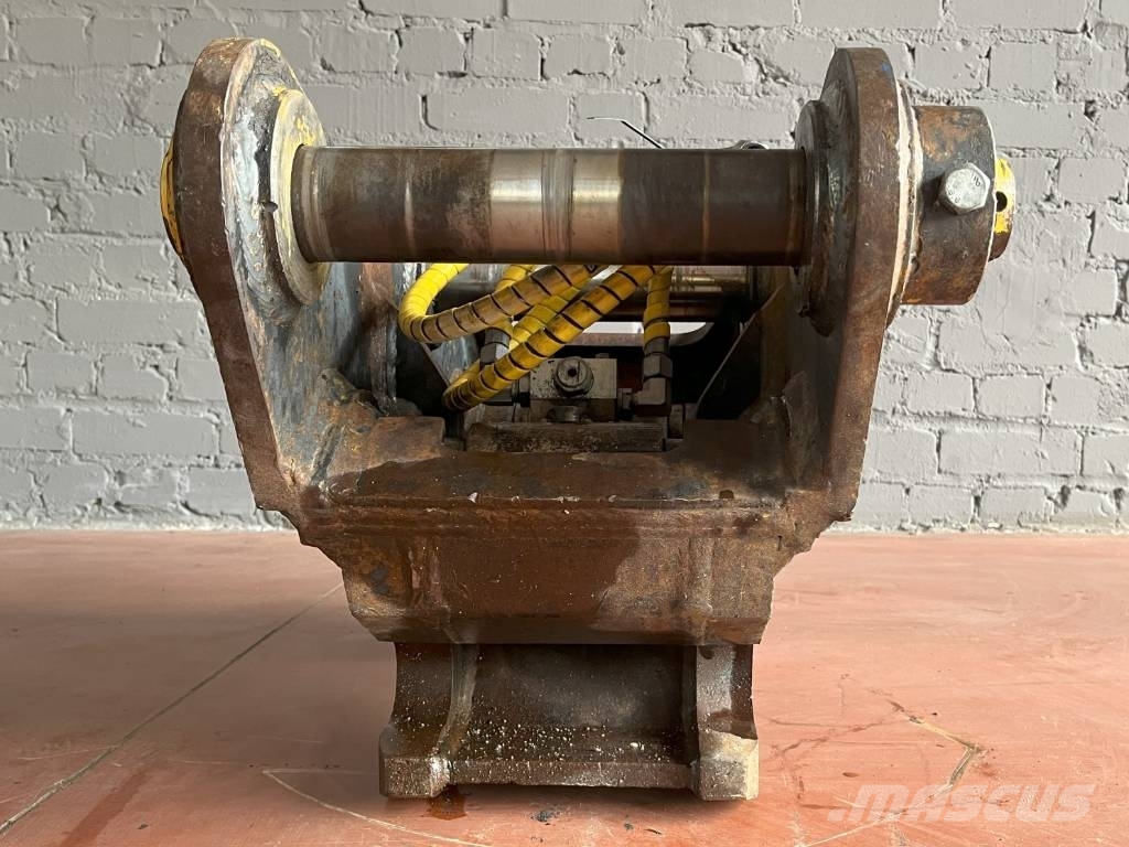 Komatsu PW160-11 Conectores rápidos