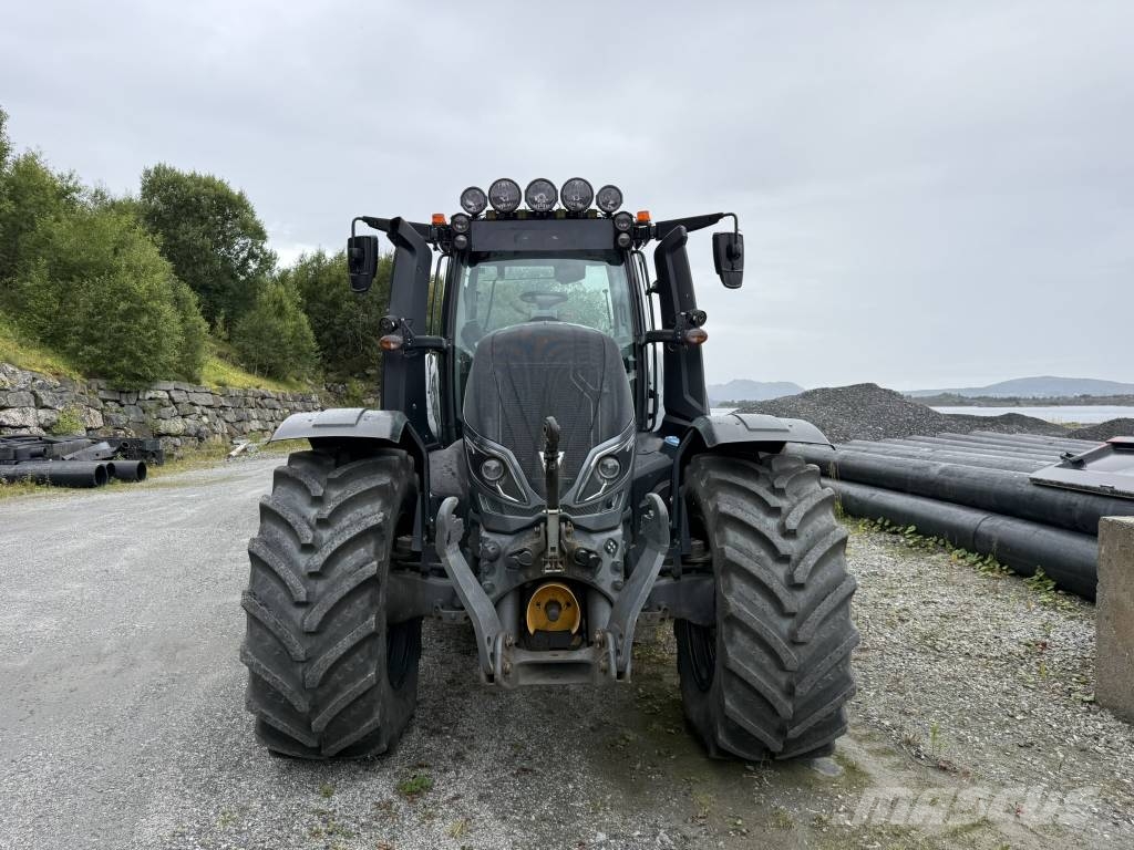 Valtra T 214 D Full GPS الجرارات
