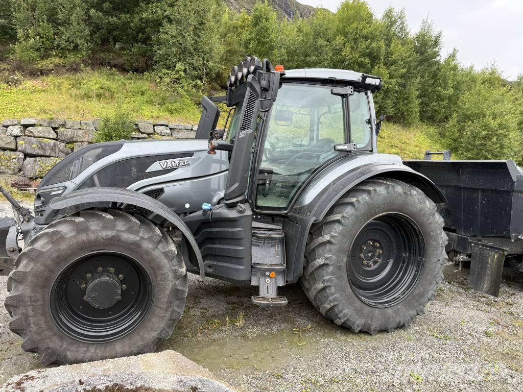 Valtra T 214 D Full GPS الجرارات