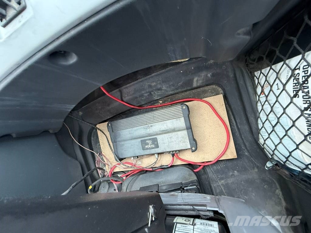 Valtra T 214 D Full GPS الجرارات