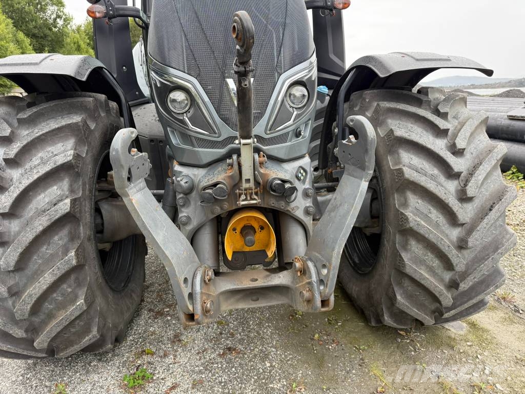 Valtra T 214 D Full GPS الجرارات