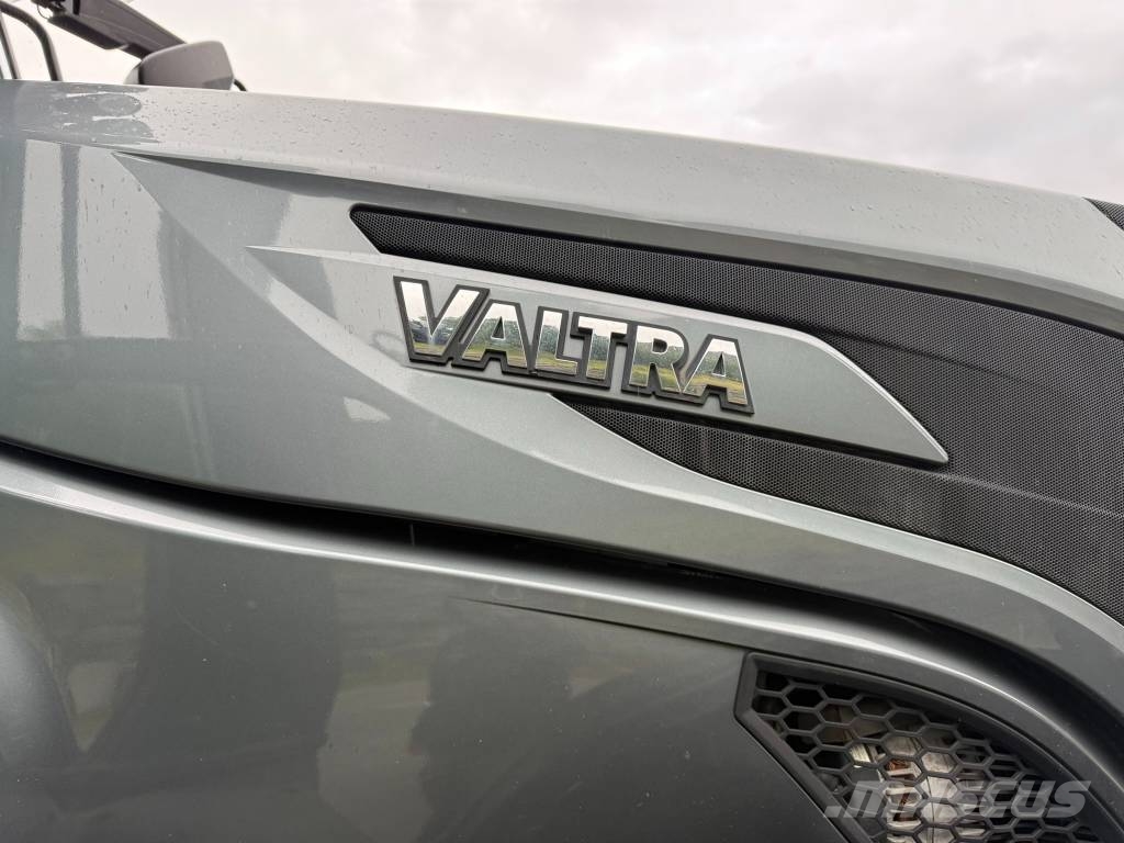 Valtra T 214 D Full GPS الجرارات