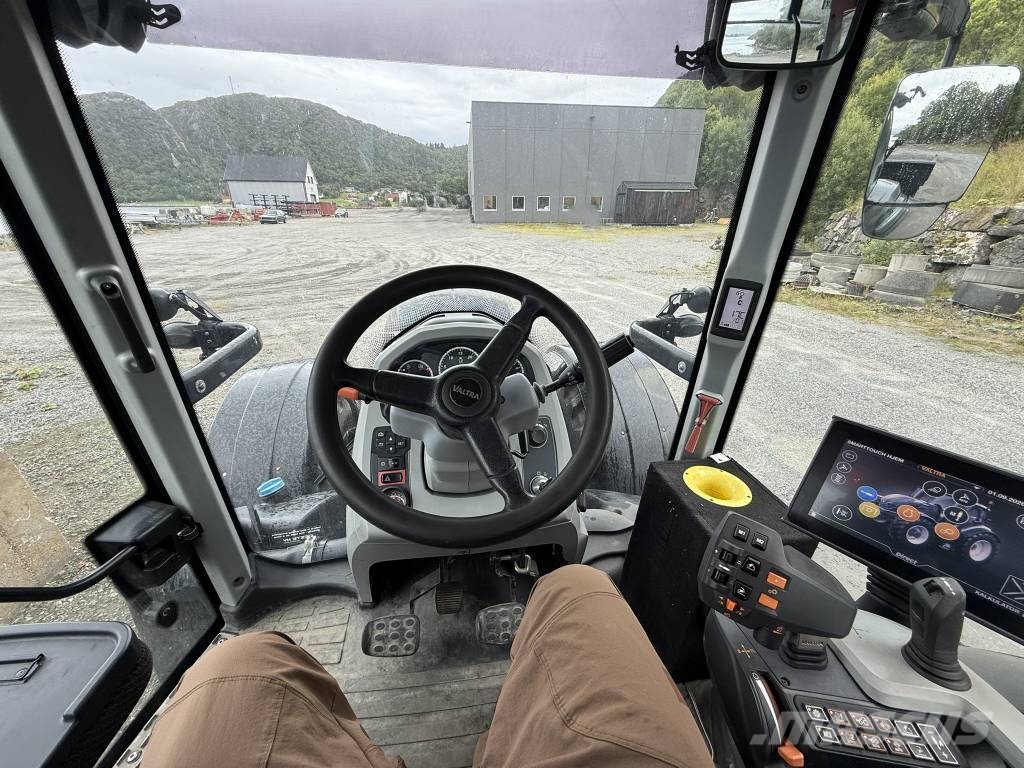 Valtra T 214 D Full GPS الجرارات