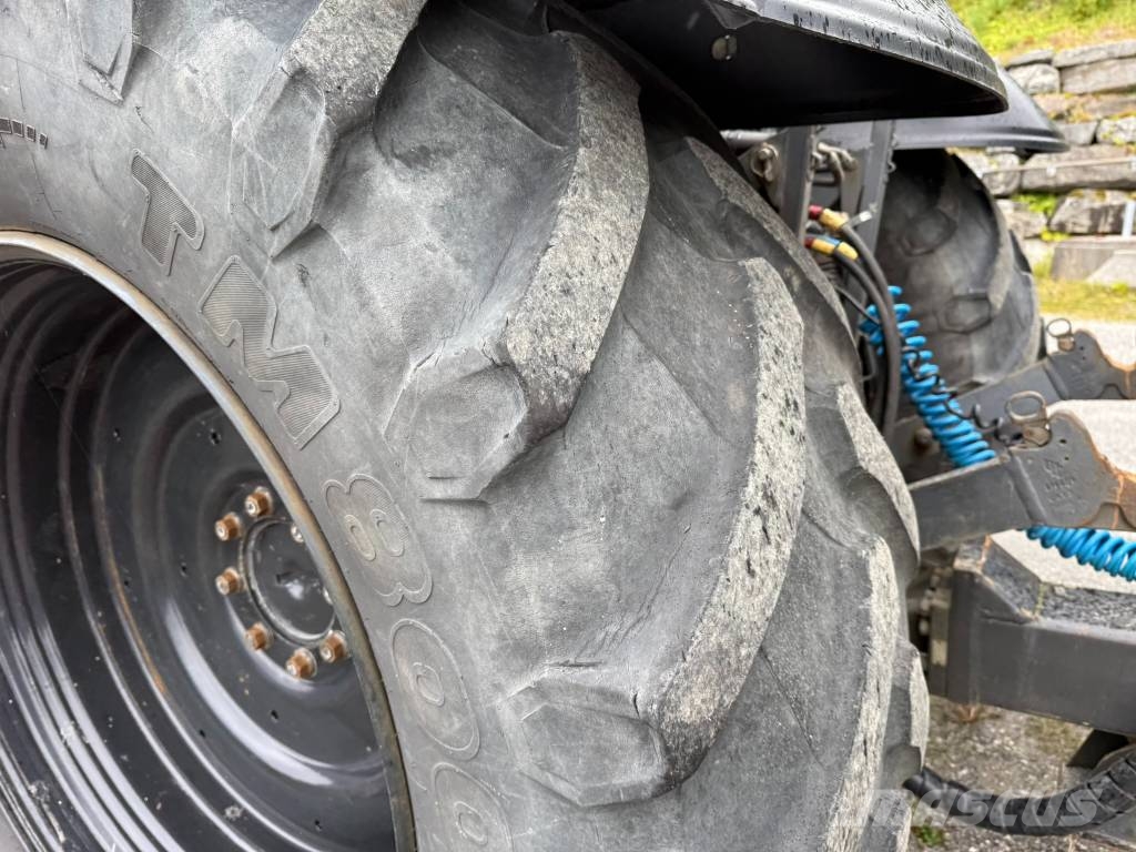 Valtra T 214 D Full GPS الجرارات