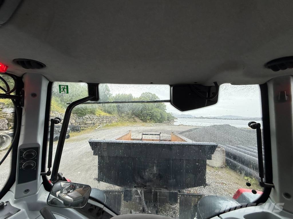 Valtra T 214 D Full GPS الجرارات