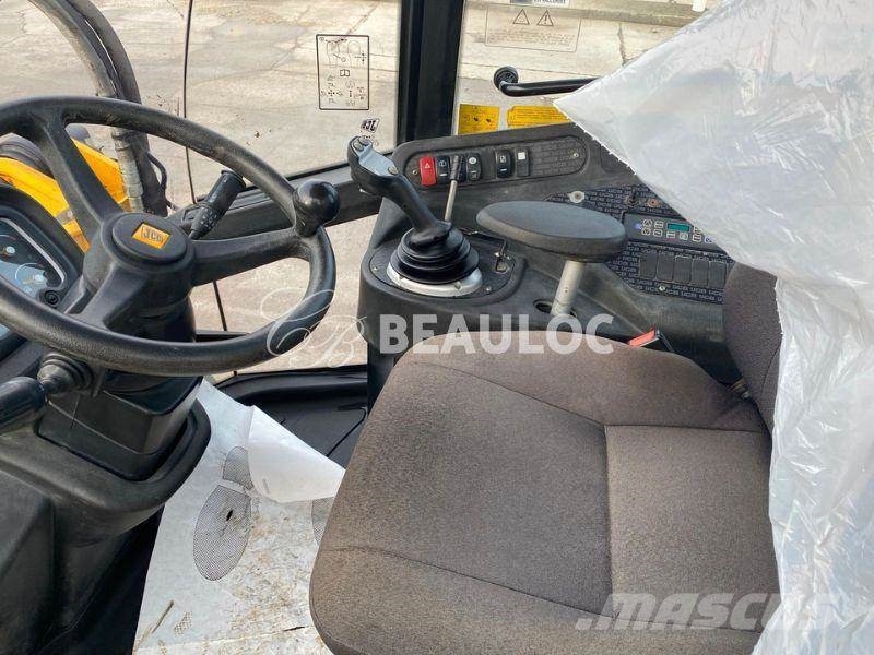 JCB 411 Kolesni nakladalci