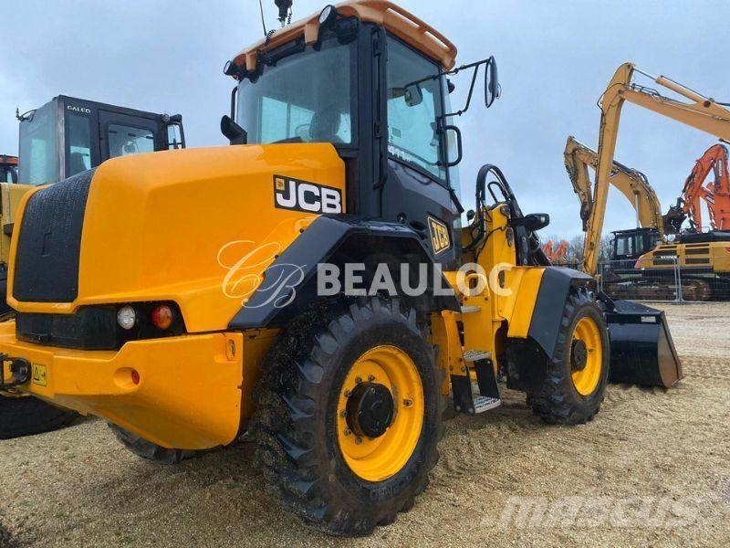 JCB 411 Kolesni nakladalci