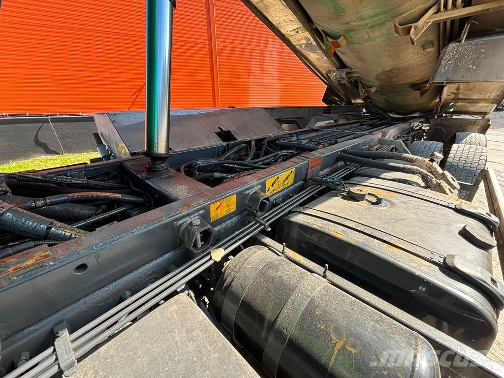 Scania P 124 6x2*4 ADR Rolba TANK 8000 l + 8000 l / VACUU شاحنات مزدوجة / خلخلة