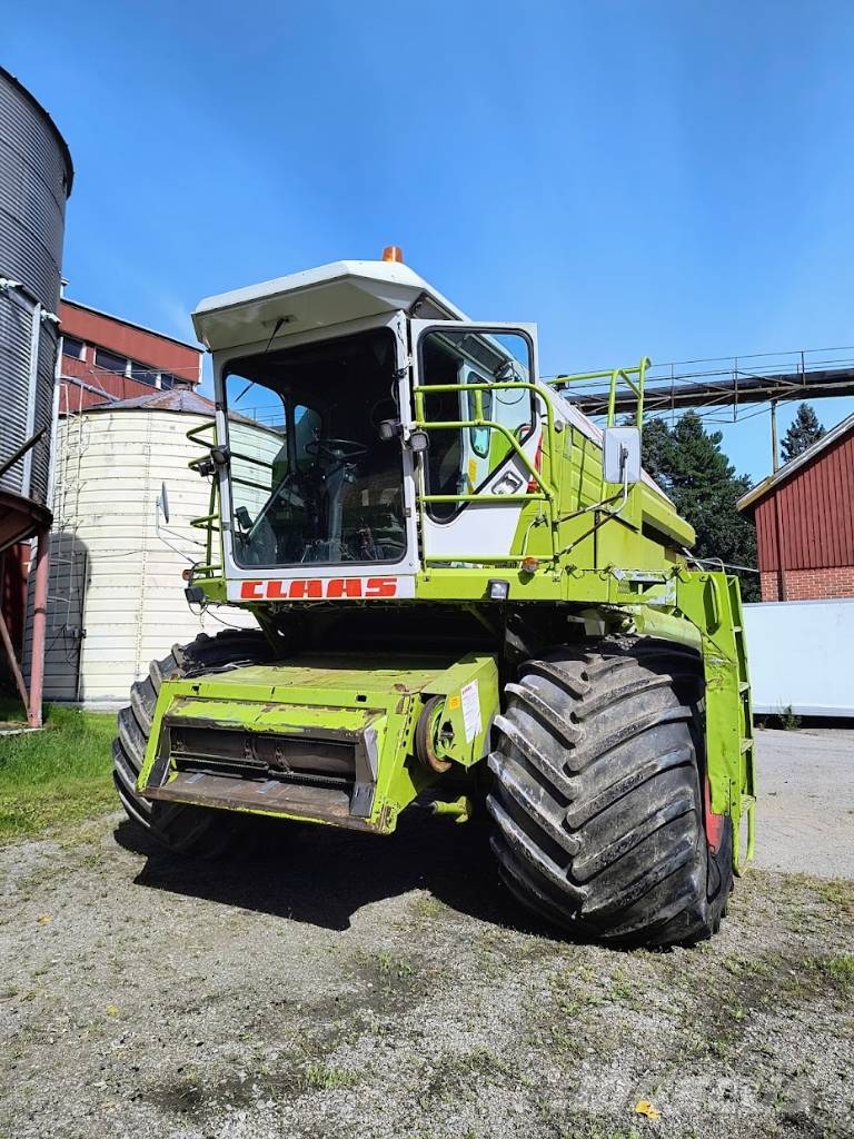 CLAAS Dominator 106 Hydro Θεριζοαλωνιστικές μηχανές