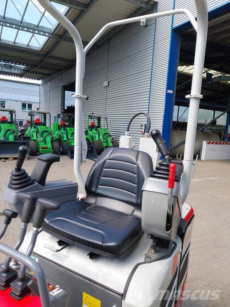 Takeuchi TB 210 RH Minikoparki