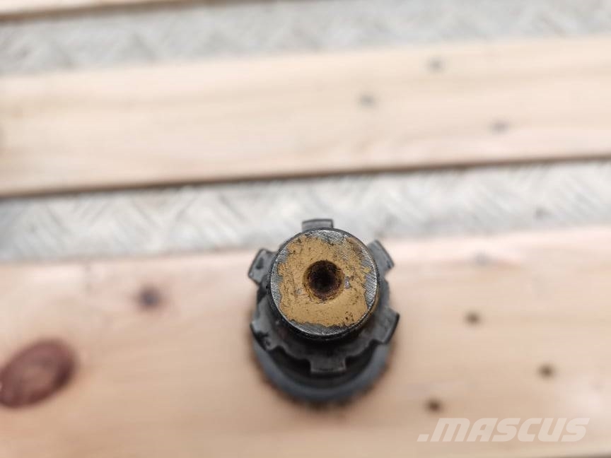 CAT TH 82 differential 9X40 Clark-Hurth} Transmissie
