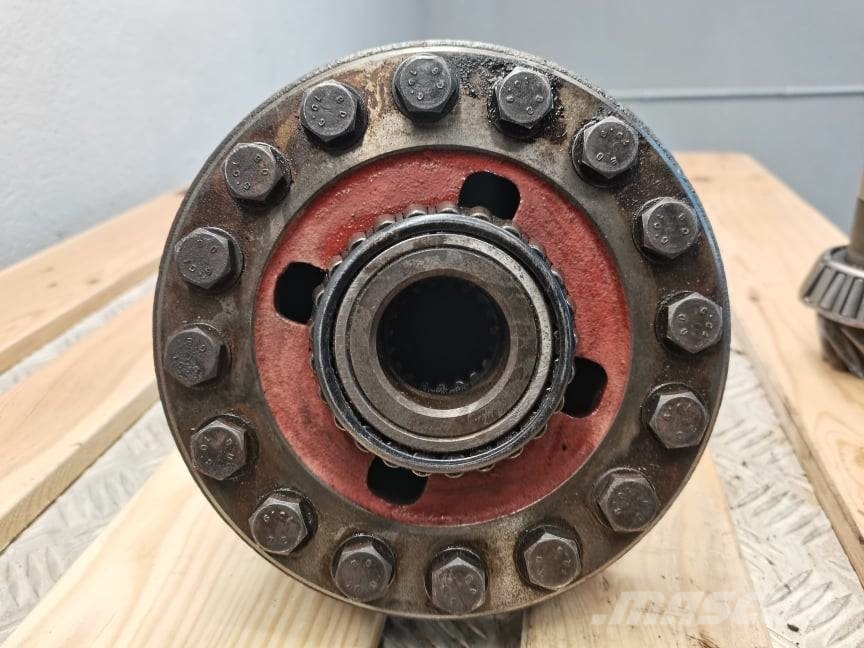 CAT TH 82 differential 9X40 Clark-Hurth} Transmissie