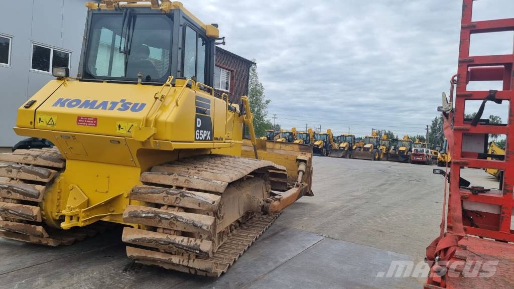 Komatsu D 65 PX-16 بلدوزرات مجنزرة