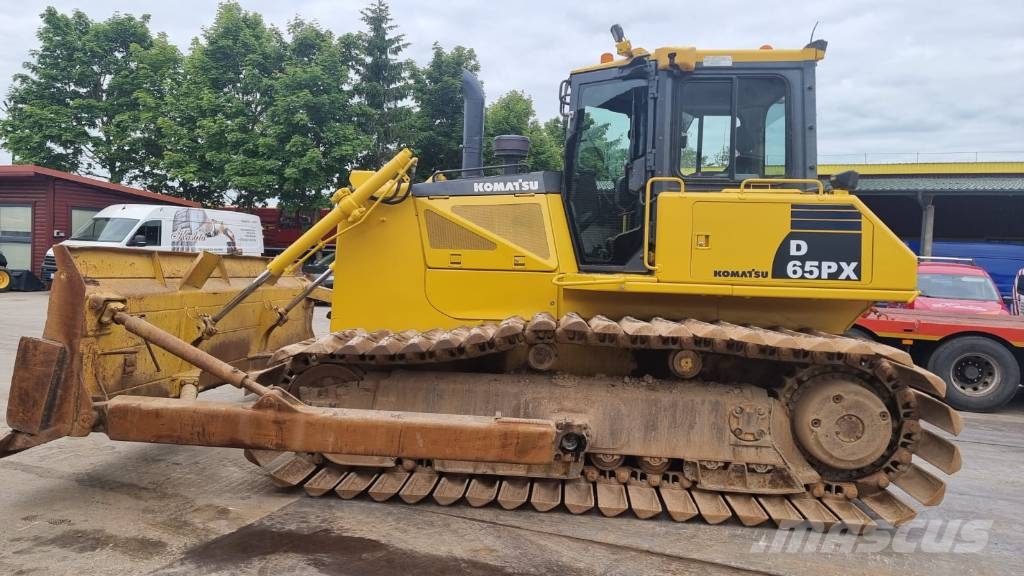 Komatsu D 65 PX-16 بلدوزرات مجنزرة