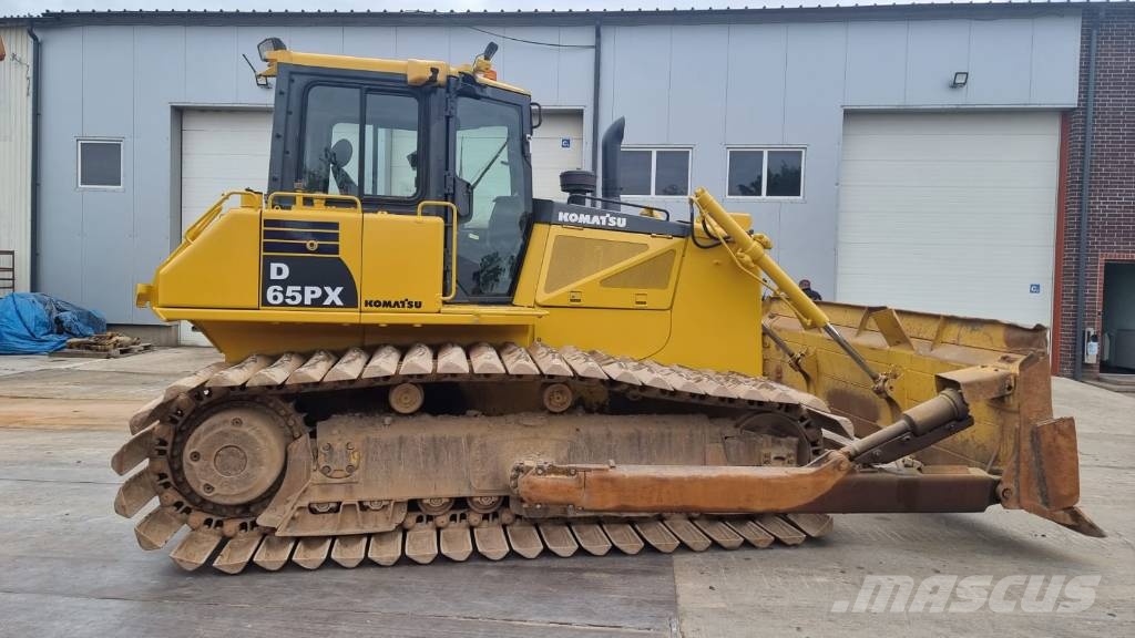Komatsu D 65 PX-16 بلدوزرات مجنزرة