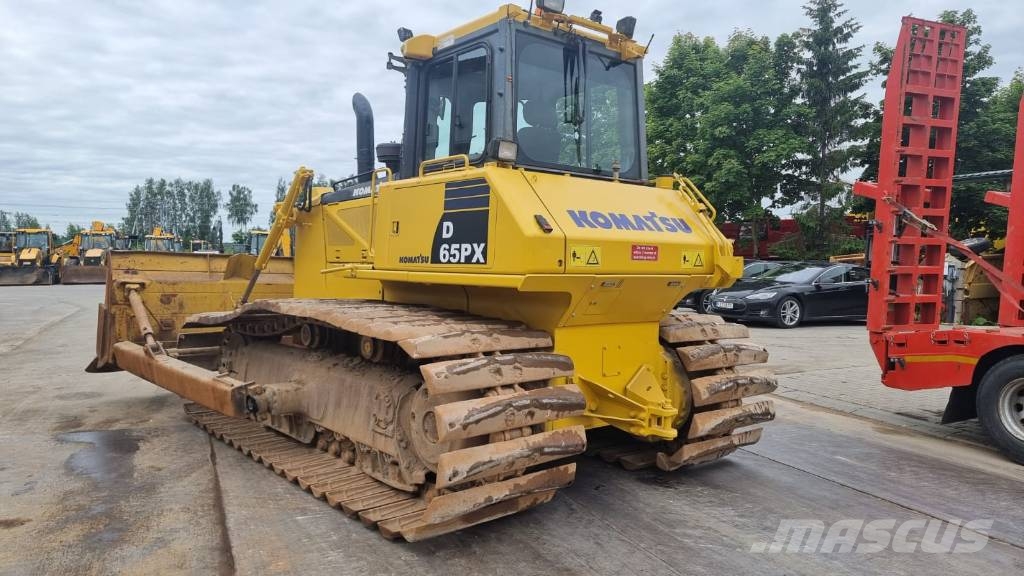 Komatsu D 65 PX-16 بلدوزرات مجنزرة