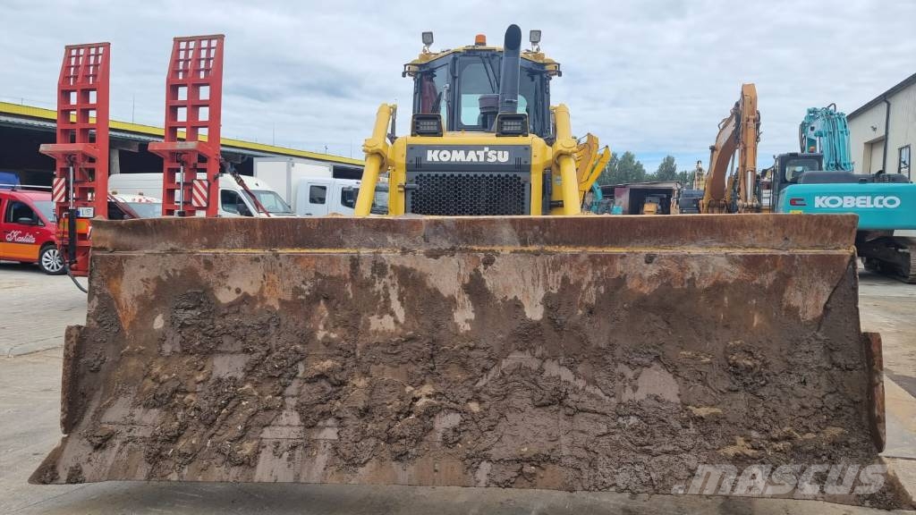 Komatsu D 65 PX-16 بلدوزرات مجنزرة