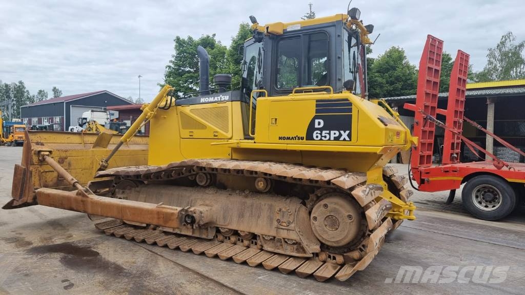 Komatsu D 65 PX-16 بلدوزرات مجنزرة