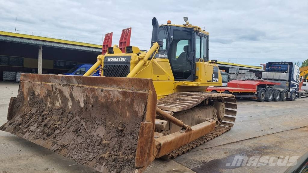 Komatsu D 65 PX-16 بلدوزرات مجنزرة