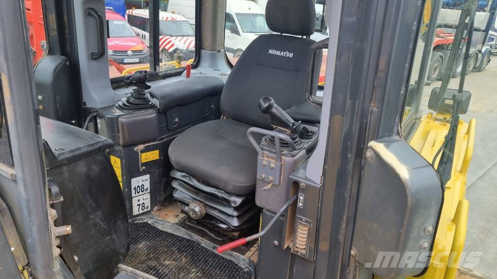 Komatsu D 65 PX-16 بلدوزرات مجنزرة