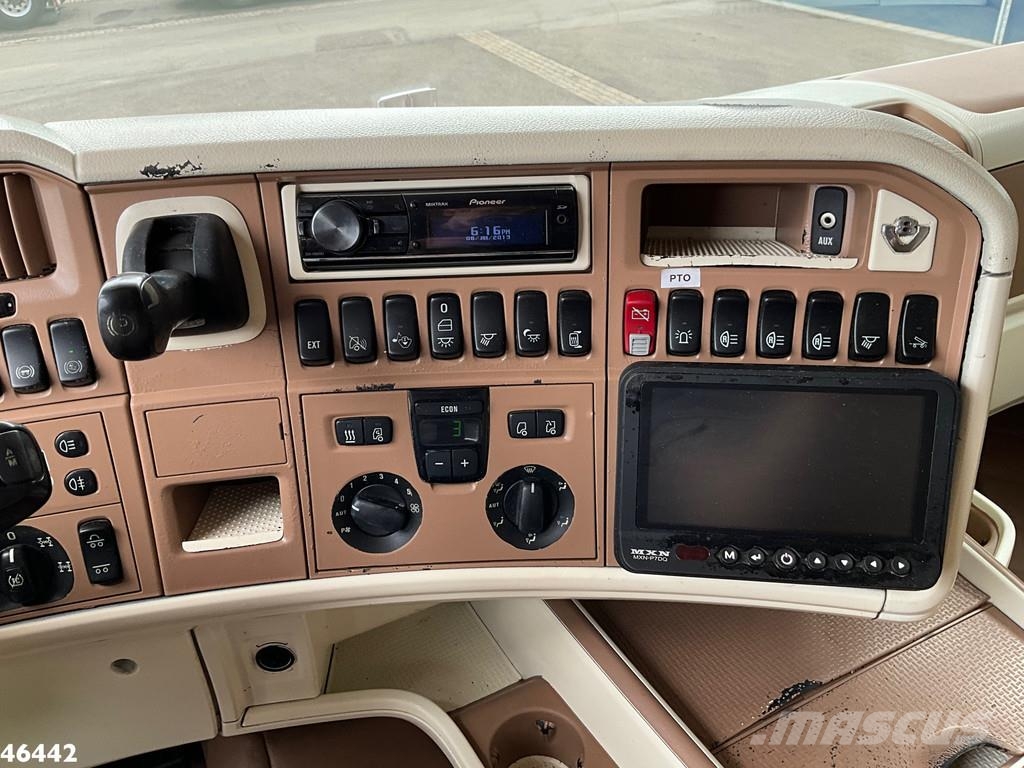 Scania R 560 V8 8x4 Retarder Hiab 24 Tonmeter laadkraan رافعات صالحة لكل أنواع الطرق
