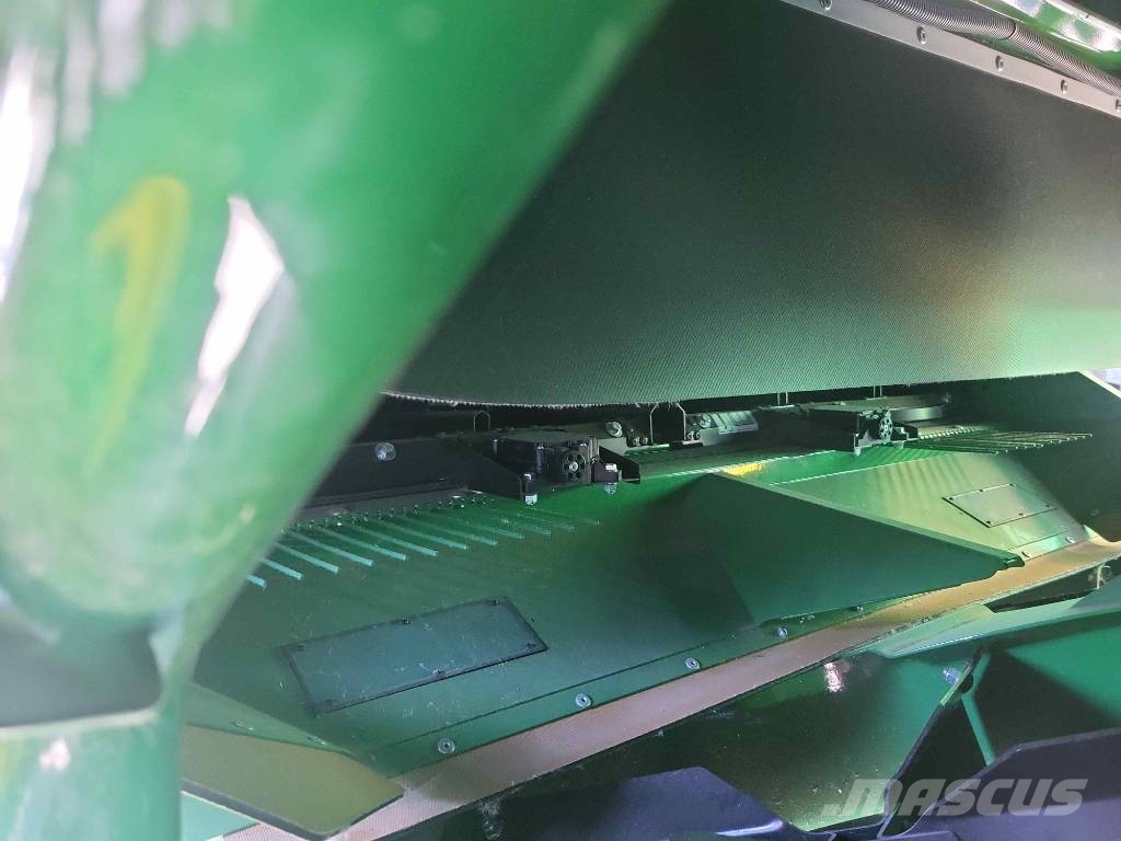John Deere T 670 i Mietitrebbiatrici