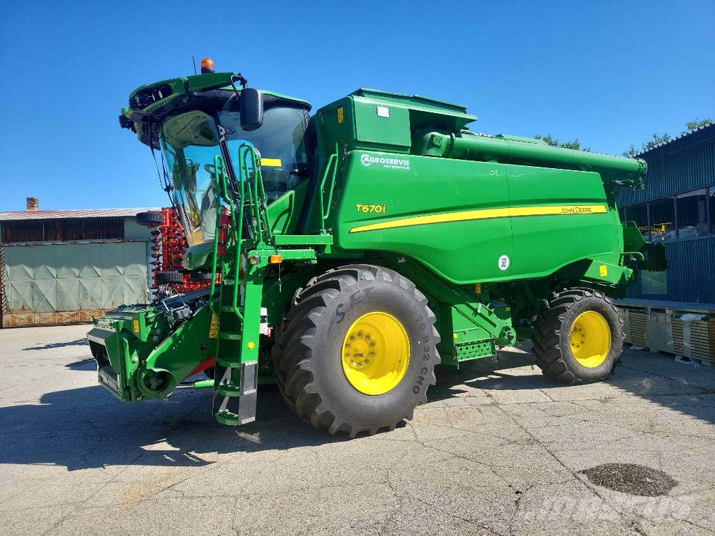 John Deere T 670 i Mietitrebbiatrici