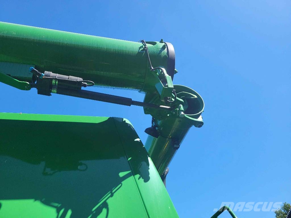 John Deere T 670 i Mietitrebbiatrici