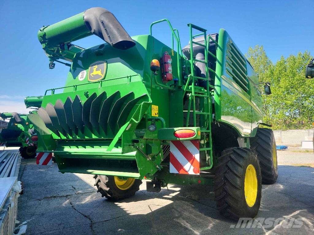 John Deere T 670 i Mietitrebbiatrici
