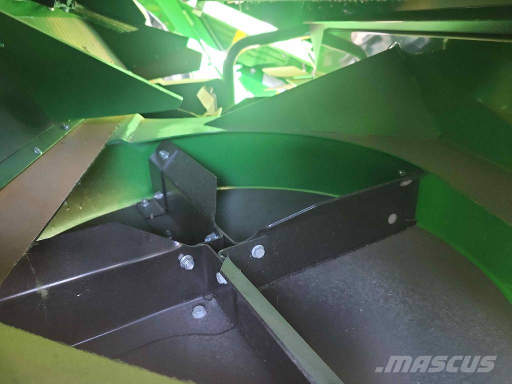 John Deere T 670 i Mietitrebbiatrici