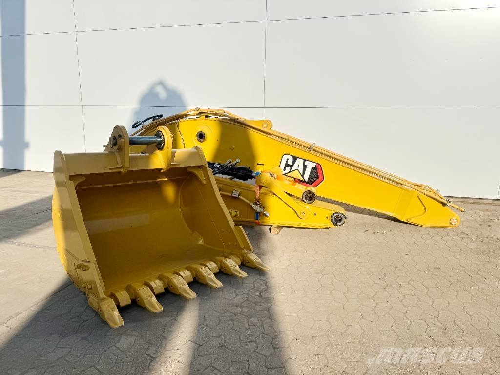 CAT 323 BOOM + STICK + BUCKET (BRAND NEW) جرافات عكسية