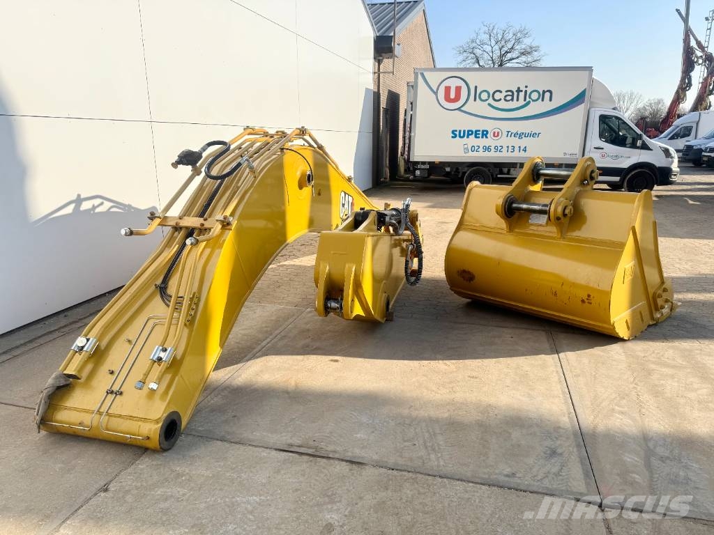 CAT 323 BOOM + STICK + BUCKET (BRAND NEW) جرافات عكسية