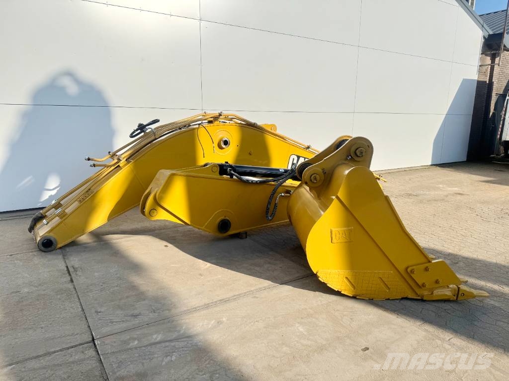 CAT 323 BOOM + STICK + BUCKET (BRAND NEW) جرافات عكسية