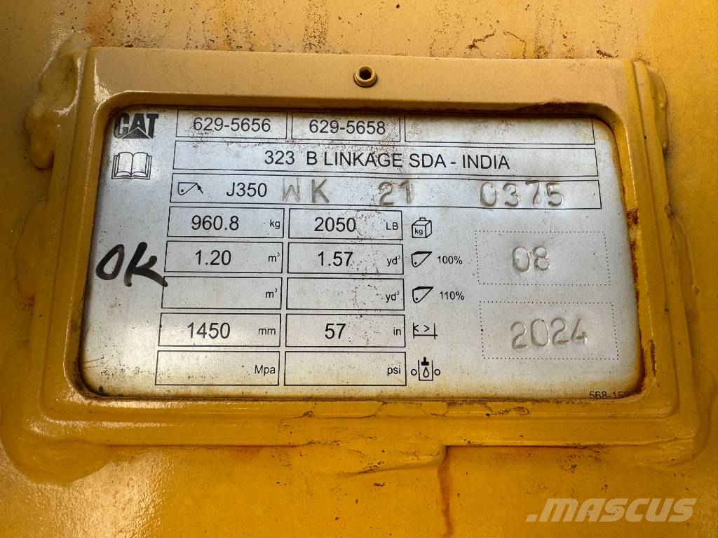 CAT 323 BOOM + STICK + BUCKET (BRAND NEW) جرافات عكسية