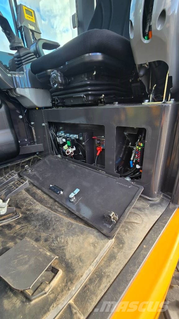 Kato 2.7t with Engcon Minigravemaskiner