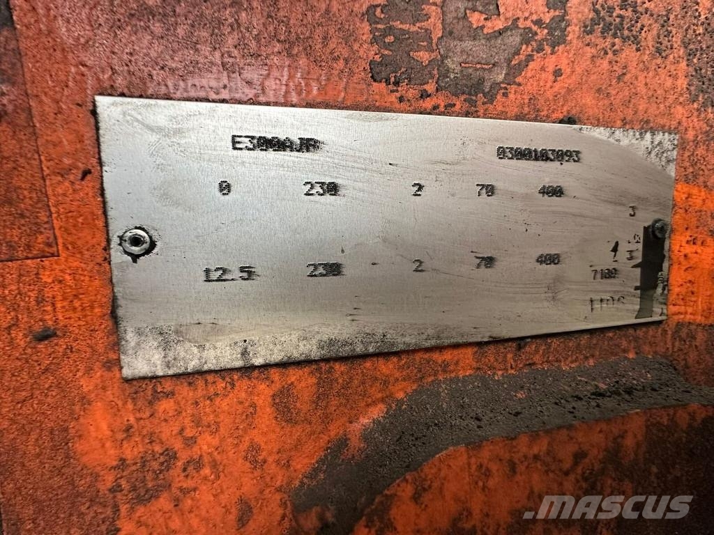 JLG E 300 AJP Piattaforme a braccio articolato