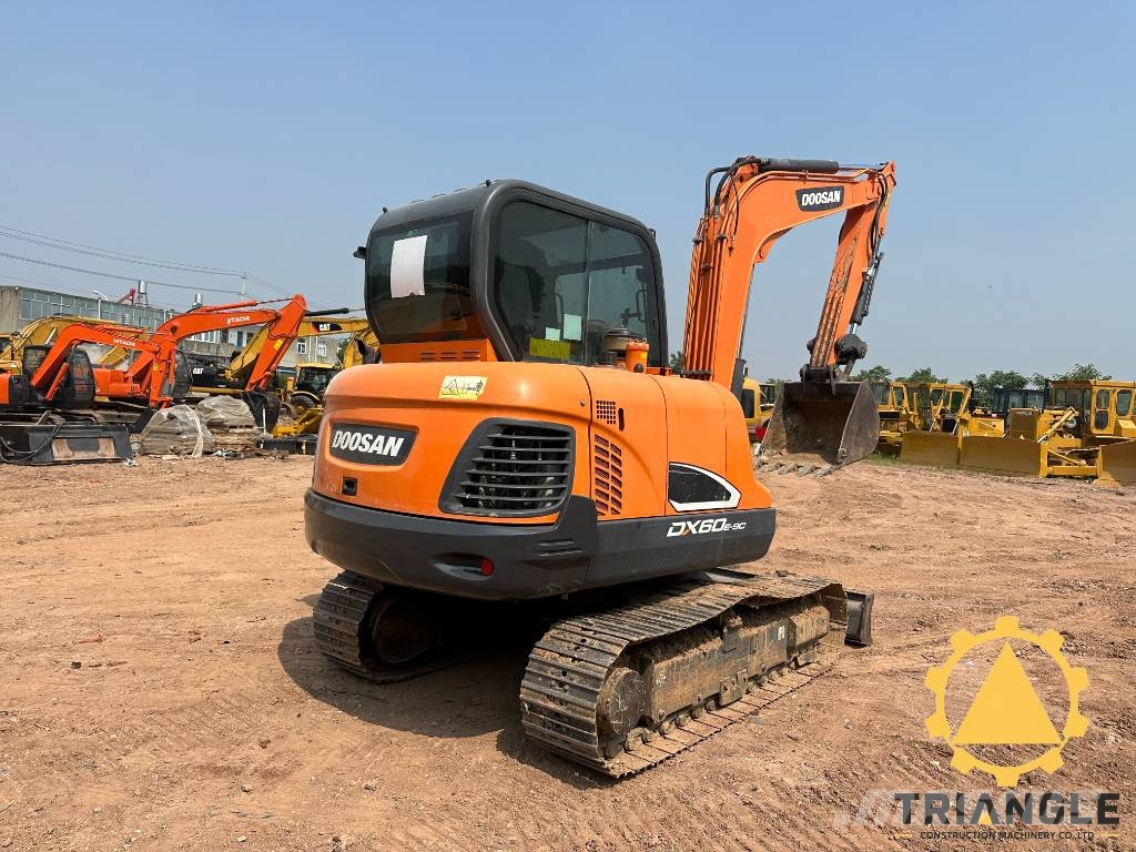 Doosan DX 60 Excavatoare pe șenile
