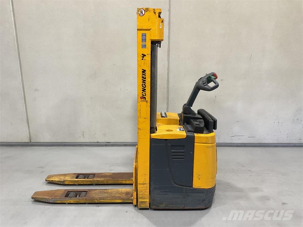 Jungheinrich ERC 214 Stand-in stackers